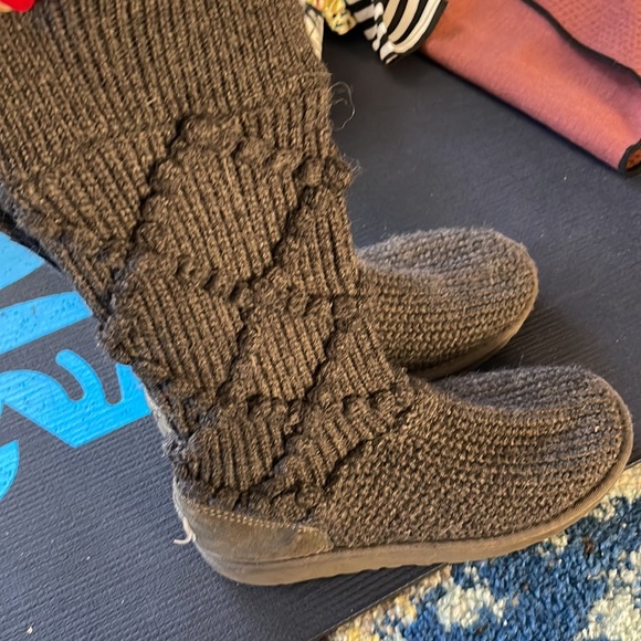 Uggs - Picture 2 of 3